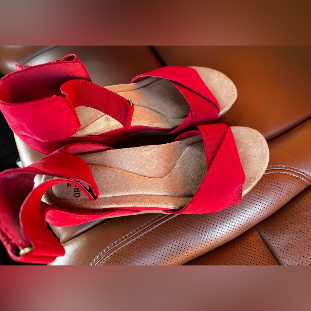 Earth Red sure Women's Sandals size 7.5